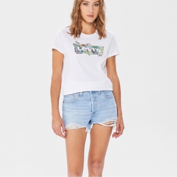 New! Levi's Forest Fill White Graphic Logo Crew Neck Perfect T-Shirt - Picture 12 of 12